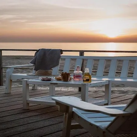 Beautifully Located On The North Sea Of بيت للعطل جوليانادورب